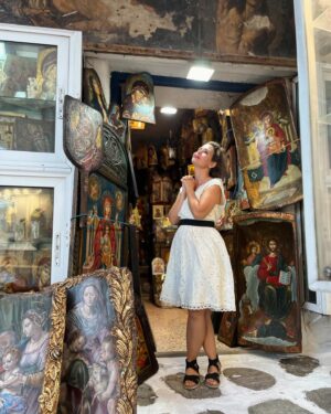 Pelin Batu Instagram - Patmos, Rodos, Girit, Santorini, Atina ve Mykonos gezimiz mitolojinin izinde tarihi mekanlar ve müzelerde gezdik. Katılan herkese ve emeği geçenlere müteşekkirim- en büyük hayalim oğlumun benim gibi şanslı olup babası ve annesi tarafından dünyayı gezmesi ve mutlu, iyi bir insan olması. Bugün babamın doğumgününde onu özlemle anıyorum