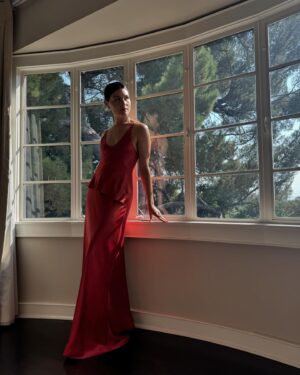 Phillipa Soo Instagram - It was an honor to be presenting at the Creative Arts Emmys @televisionacad thank you for having me it was an honor to be there 
@narciso_rodriguez 
@mikejosephjewellery 
@louboutinworld 
@cristinaehrlich 
@nhinako_makeup 
@darrenhauhair