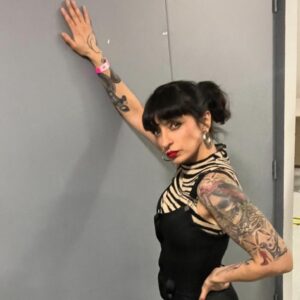Piare Instagram - Fotos que quise subir porque si no más. En la primera estoy afirmando la pared