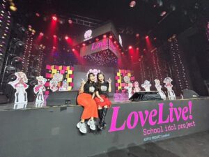 Pile Instagram - わ…こんなに沢山写真が載せられるようになったんだねー🩷🩵
広州公演全4公演満員御礼ありがとうございました✨
どこへいっても大合唱になる曲と、皆のきらっきらの表情が🤣
涙腺崩壊してしまいましたが、ここにいること、そこにいること、ここにいられること、そこにいられること、時間を共にすること、こんな経験を出来るのは待ってくれる皆のお陰さまです🩷
2日間どころか1週間毎日たべたよ #蜜雪冰城 
もう回し者っていってもらってもいいくらいだよ☃️🍦🍓
ラーメンなんかお水セットしたら強力なホッカイロみたいなのが熱を出してお店と同じくらいの温かさでケータリングで食べれたよ🍜
胡椒餅と葱餅と羊串と火鍋ははずせないよ🐑
年末また11月30日、12月1日2人とも今度はソロで参ります🩵
いったん先に北京、バンコク、上海でお会いできる方はお会いしましょう✨
スタッフさん、メイクさん、無事公演を終えるためにお力添えくださった皆様に
ありがとうございました🩷
.
.
.
#ラブライブ　#livelive #广州 #谢谢 #lovelive_ose_guangzhou  #新田恵海　#pile #μʼs