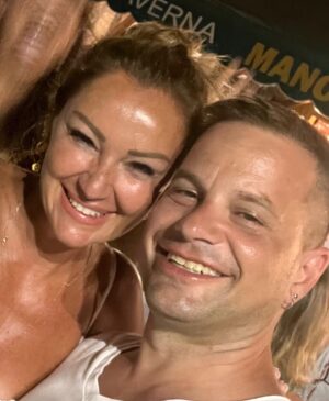Pınar Altuğ Instagram - Biz seninle hep böyle gülelim be sevgilim❤️❤️❤️ iyi ki sormuşsun hayatımdaki en doğru “EVET”ti. #EvlenmeTeklifi #15Ağustos @yaamuratacan