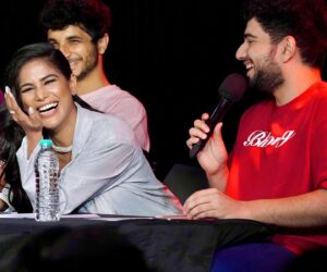 Poonam Pandey Instagram - A night to remember at India’s Got Latent with the amazing people on the panel @poonampandeyreal @viditchess @sagarshahchess @vivekmagic and @maisamayhoon 🔥

#indiasgotlatent #samayraina #poonampandey #balraj #viditgujrathi #sagarshah #vivekmagic #mumbai #therapy #comedians #indiehabitat #comedyclub #comedy #laughs #standup #standupcomedy #standupcomedian #standupcomedyshow #goodvibes #comedyshow #funnymemes #comedymemes