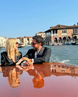 Poppy Delevingne Instagram - B O A T folk. 
Amore @lorenzo.serafini1973 💚 🤍 ❤️ @philosophyofficial