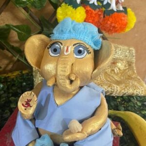 Poppy Jabbal Instagram - भगवान का दूसरा रूप Doctor 
इस बार मैंने डाक्टर में भगवान देखा🙏🙏

My ganesha this time is a literal image of a surgeon in scrubs 🙏🙏

Happy Ganesh Chathurthi 🙏🙏