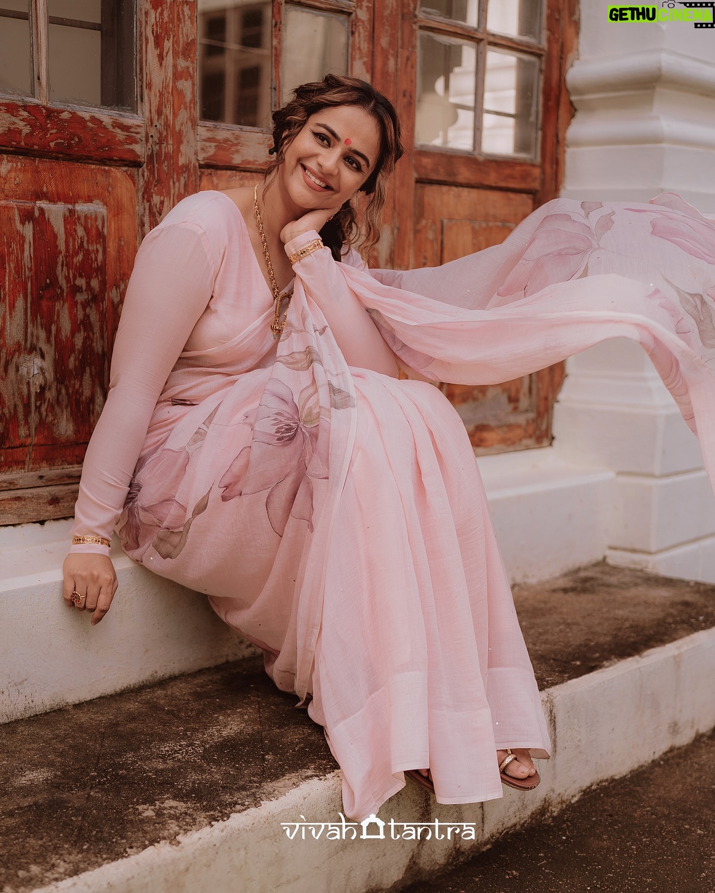 Prachi Tehlan - 37.4K Likes - #Chingam 1 πΈπΎπΈπΎπΈπΎπΈ
Ellavarkkum hridayam niranja ashamsakal..
Stylist: @rashmimuraleedharan
MUAH: @makeup_by_shibinantony
Assisted By: @delia_john__
Photographer: @vivahatantra
Wearing: @the_ame_stories
Jewellery: @akshayagold_palakkad
Styling assistant: @ft.siaah
#kerala #godsowncountry #festivevibes #pinksaree #eleganceinsaree