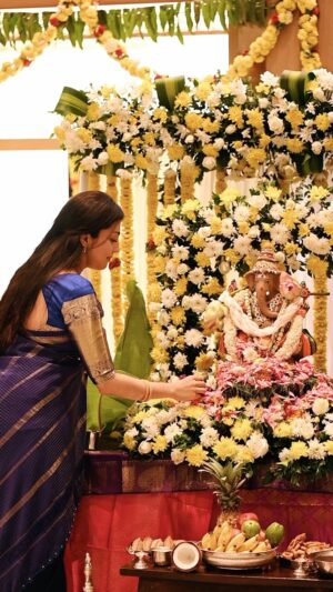 Pranitha Subhash Instagram - Ganesh Chaturthi 🙏🏻