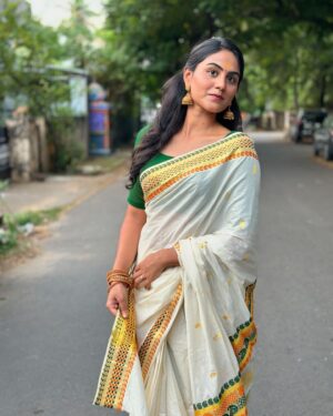Preetha Instagram - Onam Ashamsakal everyone ♥️✨