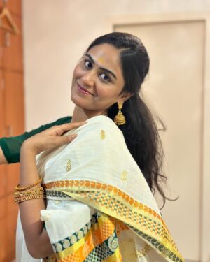 Preetha Instagram - Onam Ashamsakal everyone ♥️✨