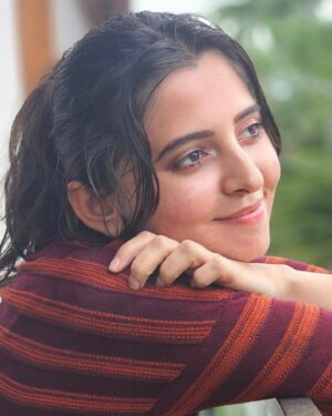 Preethi Asrani Instagram - Feeling myself in the simplest moments!

P.S: Is Monsoon your fav too?? 🤓