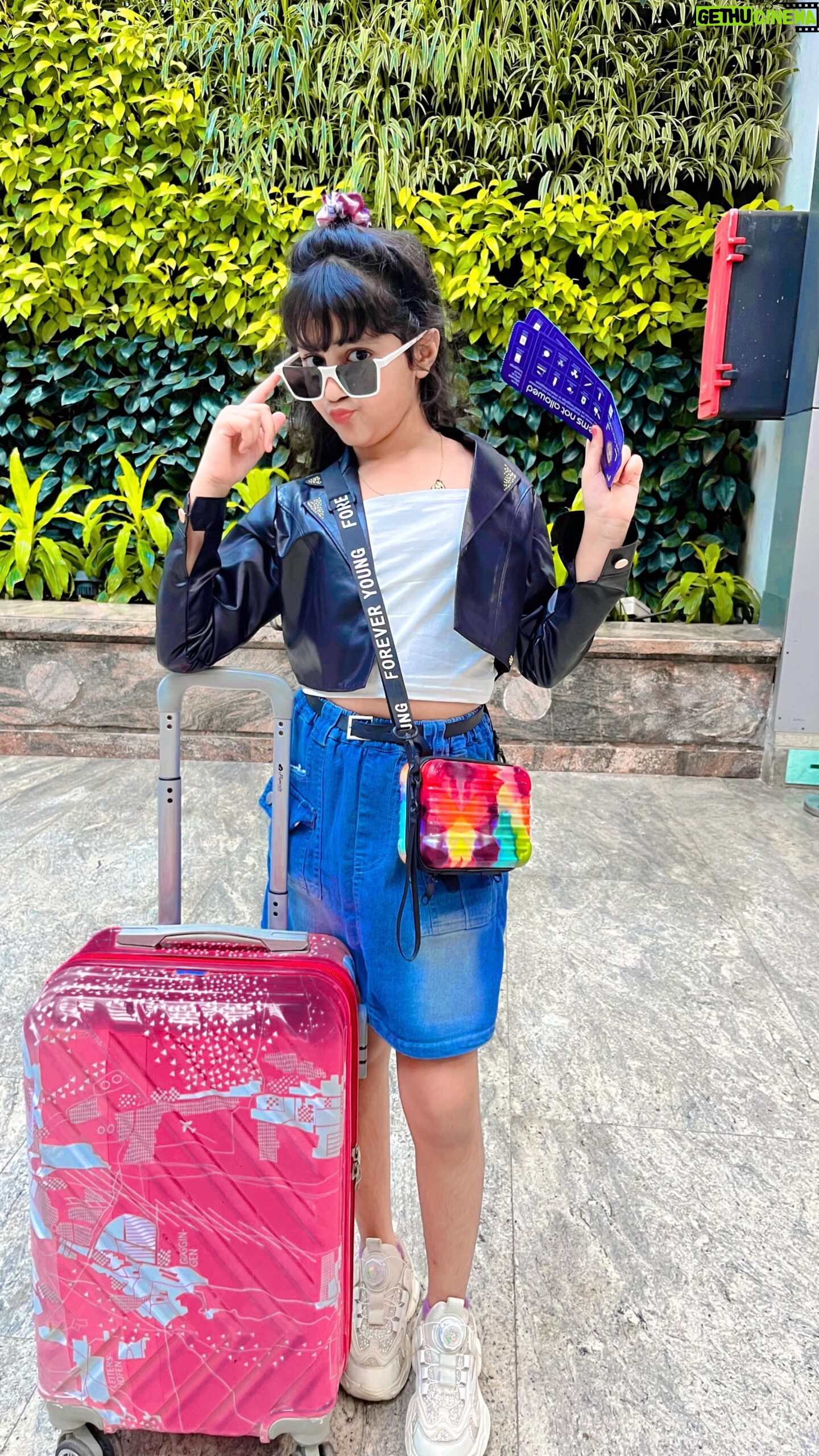 Princy Prajapati - 9.6K Likes - Good vibes 🩵✈️
#reels #trending #dance #instagood #anupamaa #airport