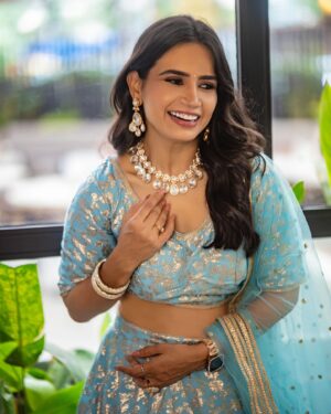 Priya Ahuja Instagram - नैना तेरे कजरारे हैं
नैनों पे हम दिल हारे हैं

Outfit : @lavanyathelabel 
Photographer: @photo_vinayak 
Makeup: @makeoverbydipika 
Jewellery: @rentjwellsbybhavna
Location: @zimagourmet 

( outfit , blue lehnga , partywear , festive wear , simple and beautiful , dinner look , elegant, grace , traditional, elegance ) 

#bold #beautiful #traditional #elegant #elegance #jewelry #jewellery #makeup #saree #grwpri #lehnga