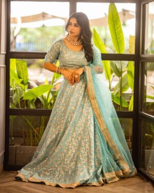 Priya Ahuja Instagram - नैना तेरे कजरारे हैं
नैनों पे हम दिल हारे हैं

Outfit : @lavanyathelabel 
Photographer: @photo_vinayak 
Makeup: @makeoverbydipika 
Jewellery: @rentjwellsbybhavna
Location: @zimagourmet 

( outfit , blue lehnga , partywear , festive wear , simple and beautiful , dinner look , elegant, grace , traditional, elegance ) 

#bold #beautiful #traditional #elegant #elegance #jewelry #jewellery #makeup #saree #grwpri #lehnga