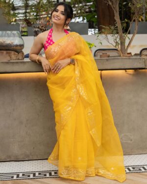 Priya Ahuja Instagram - Feeling like a ray of light in my Yellow Saree 💛

Outfit : @swtantraofficial 
Videographer: @photo_vinayak 
Makeup : @makeoverbydipika 
Jewellery: @rentjwellsbybhavna
Location: @zimagourmet 

( outfit , yellow saree , partywear , festive wear , festive look , dinner look , elegant, grace , elegance , khoobsoorat ) 

#beautiful  #elegant #elegance #jewelry #jewellery #makeup #saree #grwpri #yellow #saree
