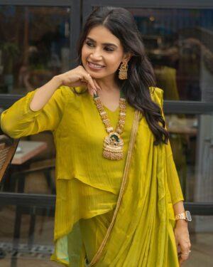 Priya Ahuja Instagram - हुस्न के लाखों रंग 💚

Outfit : @swtantraofficial 
Photographer: @photo_vinayak 
Makeup: @makeoverbydipika 
Jewellery: @rentjwellsbybhavna 
Location: @zimagourmet 

( outfit , info western saree look , partywear , festive wear , bold and beautiful , dinner look , elegant, grace , elegance ) 

#bold #beautiful #black #elegant #elegance #jewelry #jewellery #makeup #saree #grwpri #indowestern #indowesternstyle