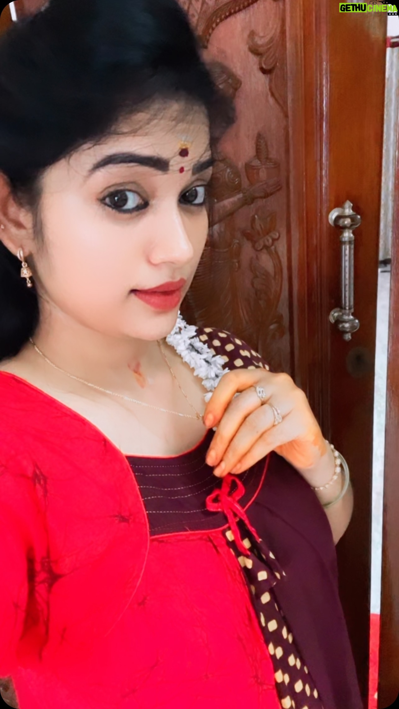 Priya Joe - 3.4K Likes - ✨😍🌿💛👸🏻♥️🤴🏻💛🌿😍✨
.
.
🥰😘🌿♥️🌿😘🥰
.
.
#♥️ #200 #k #followers #instagram #thankful #happy #feelings #my #favorite #song #tamilsongs #thursday #vibes #loveit #cute #pink #baby #instadaily #true #heart #instagram #priyajoe7 #reels #always #behappy #positivevibes #staysafe😇