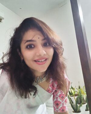 Priya Prince Instagram - There is so much power in believing that everything gonna work out well❤️
..
..
#positive #positivevibes #thinkbig #mindset #mindfulness