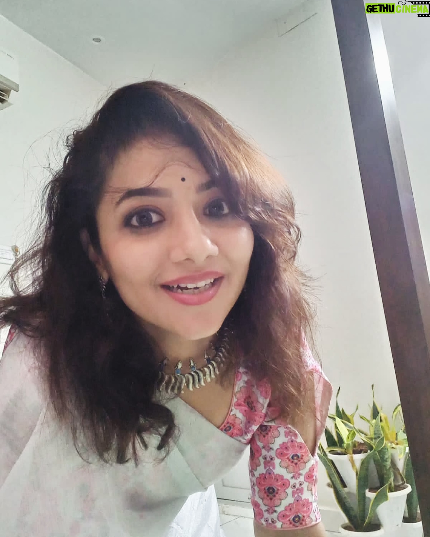Priya Prince - 2.3K Likes - There is so much power in believing that everything gonna work out well❤️
..
..
#positive #positivevibes #thinkbig #mindset #mindfulness