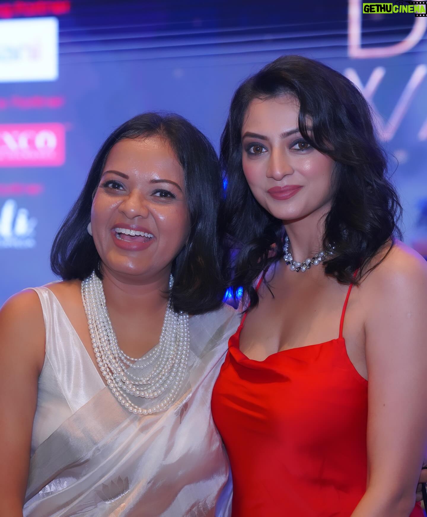 Priyanka Mondal - 1.6K Likes - A big thank you to @indulgexpress & @sharmighosal for inviting me to be part of the Devi awards. In these challenging times , celebrating the achievement of women across all fields sends powerful messages of strength and resilience. Thank you for organising such a wonderful event
📸 @lyfandmoments
Mkup & hair- @dassourav3 & @yoursubhams_makeup
#deviawards #event #deviawardskolkata #latepost