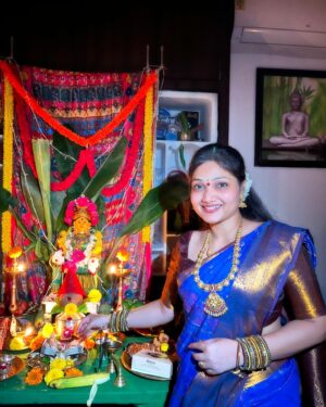 Priyanka Nalkari Instagram - “VARALAKSHMI VRATHAM 2024”..
Bangles @blossomspot_
