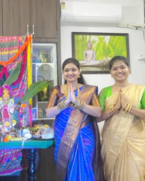 Priyanka Nalkari Instagram - “VARALAKSHMI VRATHAM 2024”..
Bangles @blossomspot_