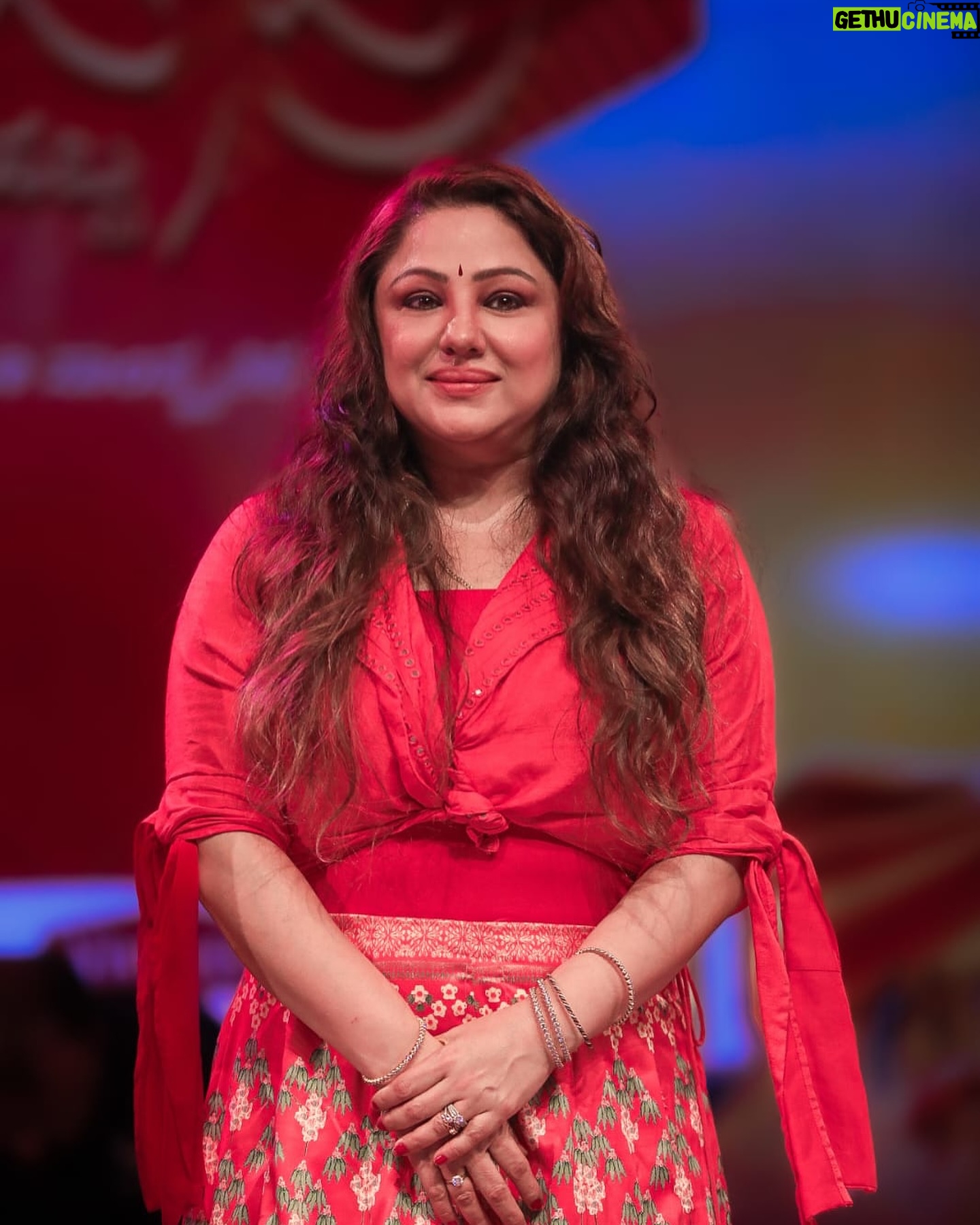 Priyanka Upendra - 15.3K Likes - #kundapurakannadahabba2024 #bangalorepalace #karnataka #kundapura #kannada #festival
Photos : @dop_nandakumar