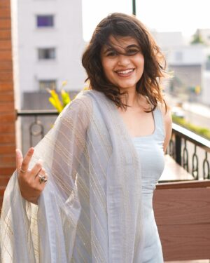 Pujitha Devaraj Instagram - Hello September ✨

Outfit @studio_l_by_lini 
Shot by @____.delight__ 
Edit @i.b03__ 
.
.
.
.

#nomakeup #casual #september #picstitch #pastelcolors #outdoorphotoshoot #tuesdayfeeling #tuesdaymood