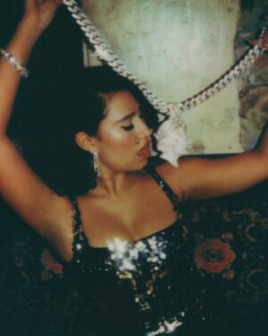 RAYE Instagram - grateful to my friend @centralcee for having me
Moi ft. me is now yours 🇫🇷🥀💔🎙️
souviens-toi que même les bad b*tch pleurent 💔🥀
co-produced by me too ;)🎹 
p.s i hope you think my French is okay, i love the language and would like to try and sing more songs in French🥹
