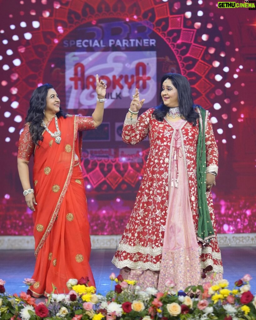 Actress Raadhika Sarathkumar HD Instagram Photos and Wallpapers ...