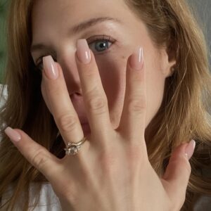 Rachelle Lefevre Instagram - When the movie you’re shooting calls for NAILS…💅💅
**If you live in #Lexington #Kentucky go see @harley.nail97 @avnailspa_summit who did these and does the most amazing nail art! Thanks Harley 🥰