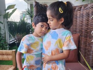 Radhika Pandit Instagram - Tiny Tots, big love..
Some unfiltered moments from our Rakshabandhan celebrations.
Hope you all celebrated with your loved ones too🤗🧿

#radhikapandit #nimmaRP