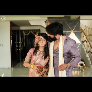 Radhika Pandit Instagram - ಎಲ್ಲರಿಗೂ ವರಮಹಾಲಕ್ಷ್ಮಿ ಹಬ್ಬದ ಶುಭಾಶಯಗಳು

A day filled with devotion, gratitude, and family. May the blessings of Goddess fill your lives with joy and prosperity. Happy Varamahalakshmi to you all✨🧿

PC: @focusphotographyservice