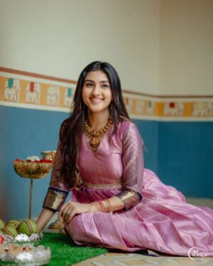 Ragini Prajwal Instagram - Festive celebrations with @onehorizonproductions!✨️
Had an absolute blast shooting with my little munchkin @canikac! 🧿❤️
.
Outfit: @tantava
MUA: @makeoverby_shravani_reddy 
Decor: @glam.my.events_by_ar
Venue: @swanlinesstudios 
.
#festival #shoots #celebrations #ganesha #family