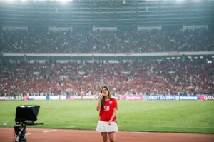 Raisa Andriana Instagram - Supporting timnas since……… (Slide 2)