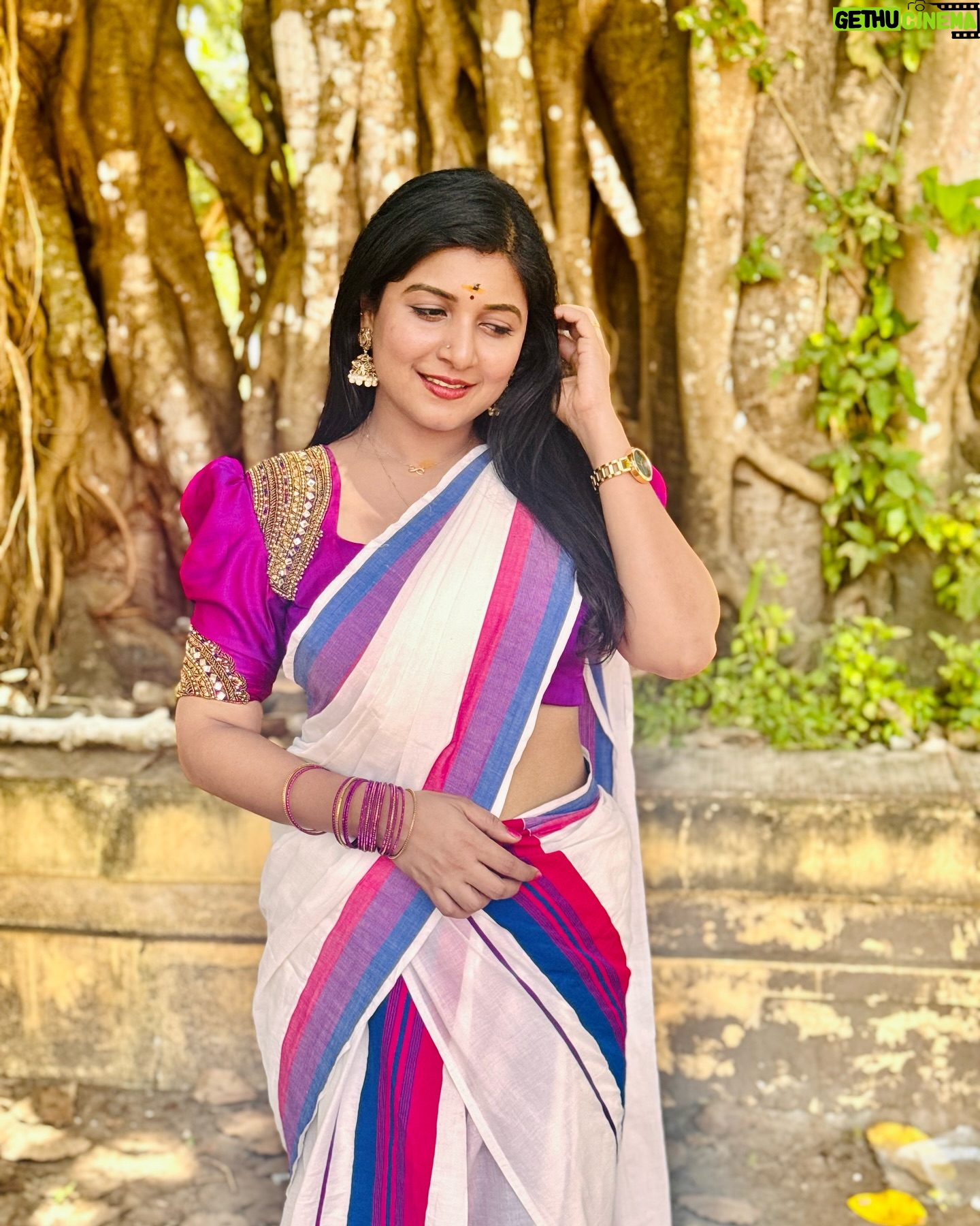 Raksha Raj - 21.3K Likes - 🌸🌸
.
👗 : @shanyfashion_aasha
.
.
.
#onam #traditional #saree