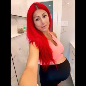 Randa Markos Instagram - Few weeks to go #babybump
