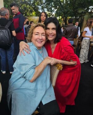 Raquel Garza Instagram - ¡No te pierdas el gran estreno de “El Precio de Amarte” ( @elpreciodeamartetv ) hoy a las 9:30 PM por Las Estrellas! 
@raquelgarzatv da vida a Perpetua Barrientos en esta emocionante novela.

La trama sigue a Diogo y Amelia, quienes disfrutan de un dulce romance juvenil hasta que Diogo es secuestrado. Años después, con Amelia en un matrimonio infeliz, su reencuentro reavivará viejas pasiones.
¡Prepárate para una historia llena de emociones ✨

#ElPrecioDeAmarte #Estreno #RaquelGarza #TalentoZuma #LasEstrellas