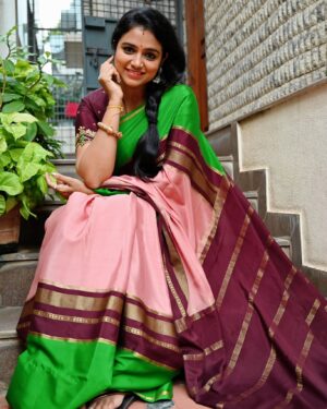 Rashmi Prabhakar Instagram - ಅಷ್ಟ ಲಕ್ಷ್ಮಿಯರು ನಿಮಗೆ ಸಕಲ ಸೌಭಾಗ್ಯಗಳನ್ನು ನೀಡಿ ಆಶೀರ್ವದಿಸಲಿ✨

Saree @atharva_store_ 

Blouse @isha_designerstudio

Photography : @akshay_m_kumar