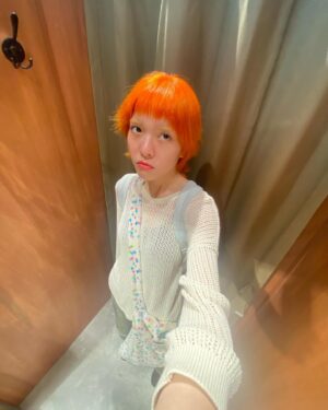 Rasika Saisang Instagram - อยากคิดแคปชั่นตลกๆ แต่คิดไม่ออก 
✨🦧 @roofhairsalon ✨🦀
🪄@kapoookb ✂️