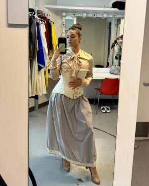 Ravyn Rochelle Instagram - What an eye opening first year at the @columbiamfaacting program ๐ฆ๐ let me tell you!!! This is not easy, putting all my other ambitions basically on the back burner, having to lock in, 12 hour days 5x a week! Having to face things personally Iโve avoided for years. They say bet on yourself well.. thatโs exactly whatโs happening!! ๐โจ
A quick thank you to my class and faculty for having the most patience with me during this long enduring self-discovery. seeing me lose my shit, cry my eyes out and more.. thank you for holding space & taking care of me ๐ฉต