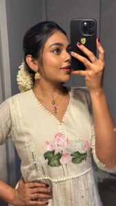 Actress Rebecca Santhosh HD Photos and Wallpapers January 2025