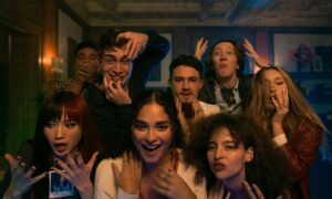 Reina Hardesty Instagram - I ♥️ game night!!! What could go wrong?👼

8 friends. 1 existential nightmare. It’s What’s Inside, October 4th on @netflix @netflixfilm @itswhatsinsidefilm