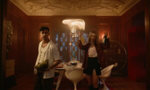 Reina Hardesty Instagram - I ♥️ game night!!! What could go wrong?👼

8 friends. 1 existential nightmare. It’s What’s Inside, October 4th on @netflix @netflixfilm @itswhatsinsidefilm