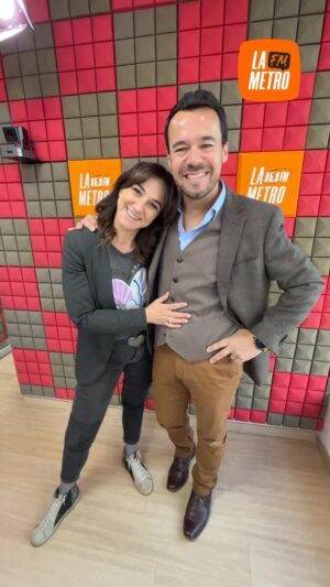 Renata Bravo Instagram - 🤩 ¡Tenemos nueva dupla para el programa #DesayunoDeCampeones 🍳🍏! 

👏🏻 Desde este lunes, Eduardo de la Iglesia junto a Renata Bravo animan el matinal con mucha entretención, actualidad, tendencias e historias de la vida real 😁

💪🏻 ¡A comenzar todos los días con el pie derecho! 

Desayuno De Campeones es presentado por @mastergchile, @coolbetchile, @superzoo.cl, @lapreferidacl, @novovision.cl y @lebengrupoinmobiliario 💪🏻 Escúchanos de lunes a viernes de 08:00 a 10:00 horas en la 95.9FM en Santiago 📻, lametrofm.cl, en el canal 184 de Zapping 📡 y en nuestro canal de Youtube: La Metro TV 📺

#LaMetro #MeVoyALaMetro
