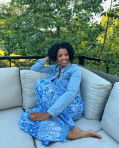 Actress Renée Elise Goldsberry HD Instagram Photos and Wallpapers September 2024