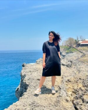 Renjini Kunju Instagram - Exploring the stunning beaches of Bali on my solo adventure! From hidden coves to vibrant shores, each spot has its own magic. 🌴💖 #BaliBeaches #SoloTravel #Wanderlust”

Broken beach -kelingking beach-