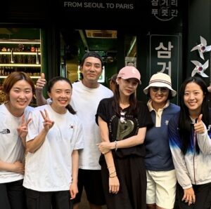 Rho Hee-young Instagram - #parisolympics2024 
12년 16년만에 #올림픽탁구동메달… 것도 
#탁구혼합복식 신유빈 @shin_yubin_ 
#임종훈 @lim_jonghoon0121 
여자단체전 동메달 2개 👍👍👍👍👏👏👏👏👏❤️❤️❤️🇫🇷🇫🇷🇫🇷🇫🇷
#신유빈 #전지희 #이은혜 
그멋진 영광의 순간도 중국팀에 아쉽게 승리를 내어주는 순간도 같이한 우리 #대한민국탁구국가대표 선수들 또 탁구영웅선배님들  #유승민ioc위원님 @seungminryu_oly 김택수단장님 @kimtaeksoo0509 #오광헌감독님 #주세혁감독님 
너무들 가족같고 서로아끼는 #대한민국탁구협회식구들 저희 #식음연구소 #maox삼거리푸줏간 회식 감사했습니다👍👍👍❤️❤️❤️❤️❤️👍👍👍🙏🙏🙏👏👏👏👏👏👏😭다음 #laolympics2028 기대하고 더더더  응원하겠습니다..!!!!
#MAOX삼거리푸줏간PARIS @mao.corp