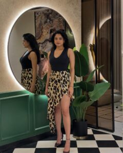 Actress Riddhi Kumar HD Photos and Wallpapers October 2024