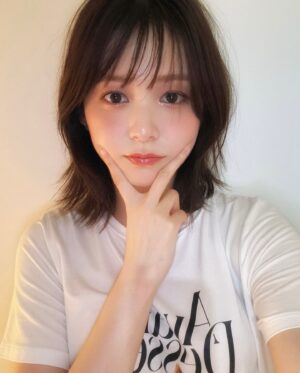 Rinka Kumada Instagram - やっと、髪切ったこと発表できた〜！！
カットして3週間くらい経ってたので、私の中では慣れてきていて、、、
自然と写真アップしそうに、、ドキドキした😳
いっぱい跳ねさせるヘアにしてもらった日♡