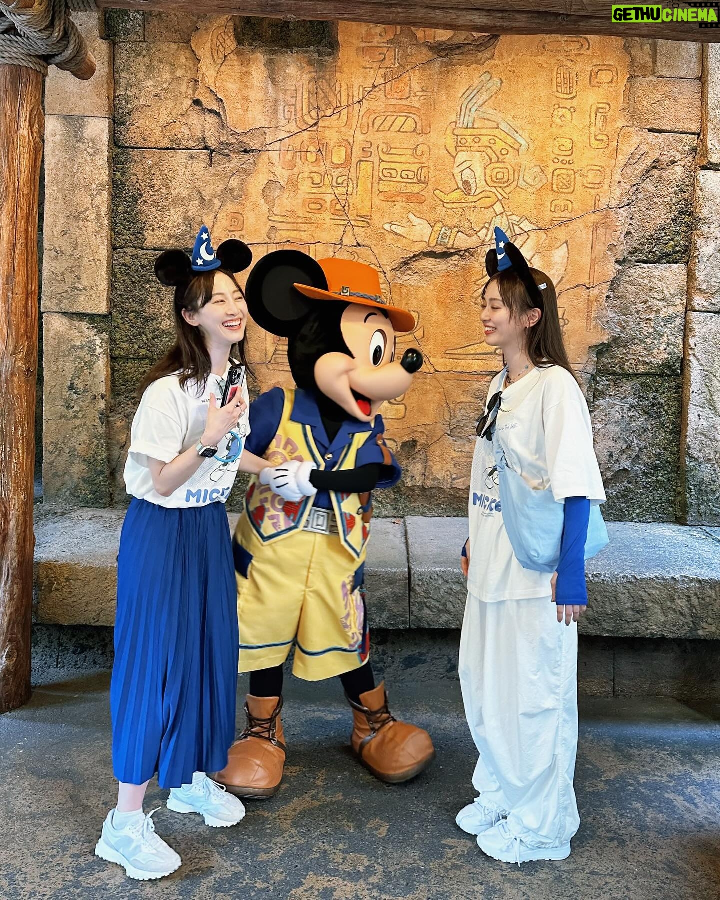 Rio Uchida - 37.1K Likes - れなちんとミッキーと💙🤍💙
クランクアップして8月に行ってきたよ。
今夜はドラマ #嗤う淑女 8話の放送です😨😨😨
残り2話!
私たちの戦いはどうなるのでしょう…
お楽しみに🌀
#おそろコーデディズニー
#一緒に行くの4回目
#ドラマの外ロケよりも汗かいた