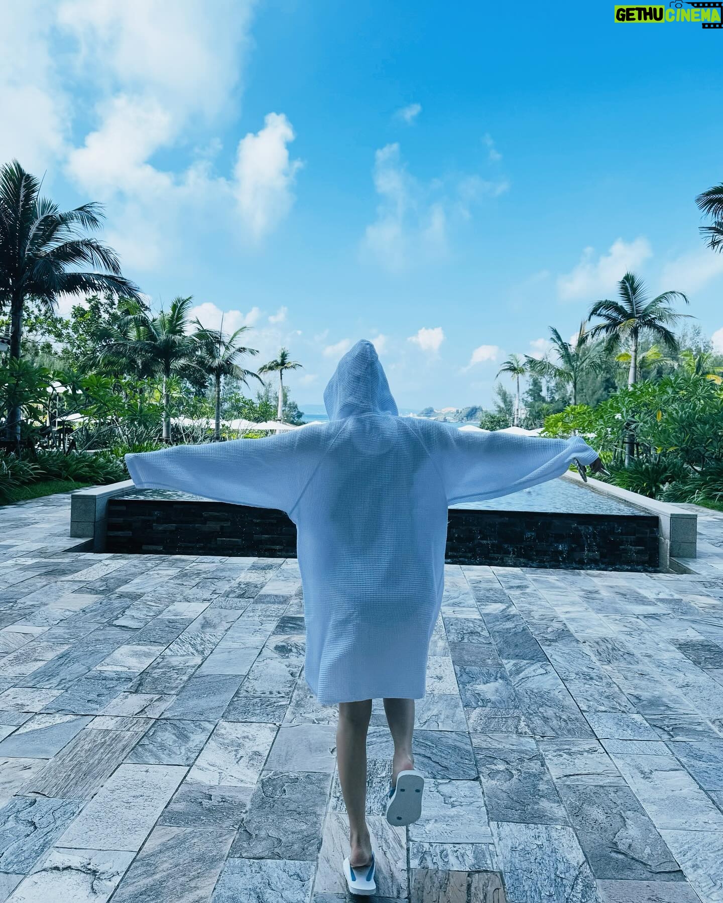 Rio Uchida - 41.5K Likes - ハレクラニのプールで映えまくった思い出🐬💓
沖縄投稿しつこくてごめん🙇♂️
楽しくて写真めっちゃ撮ったので
おしばらく付き合いください(笑)
#りおりなの旅